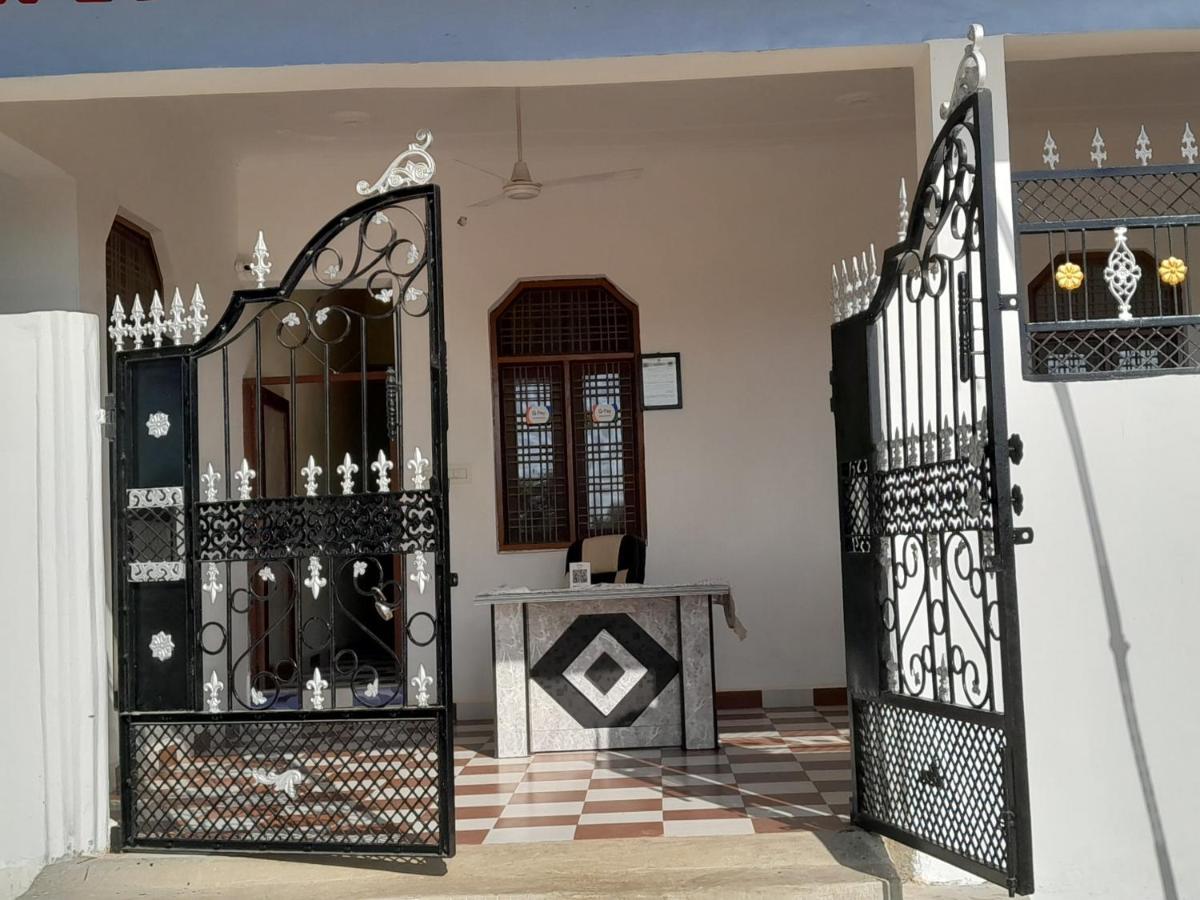 Rani Palace Khajurāho Екстериор снимка